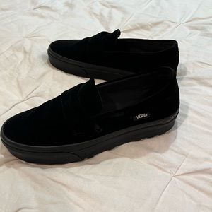 NWOT women’s Vans blacker velvet penny loafers size 8 women’s